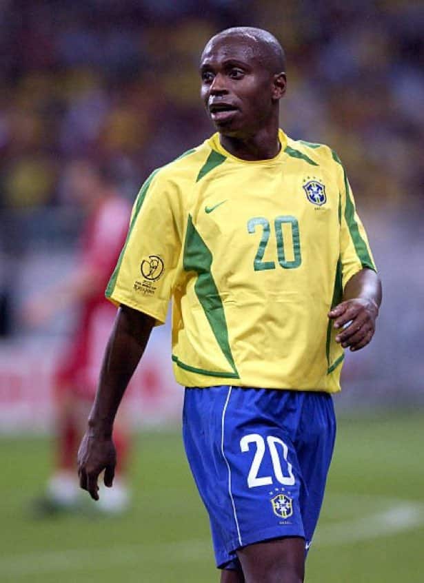 foto de edilson capetinha, ex-jogador da seleção