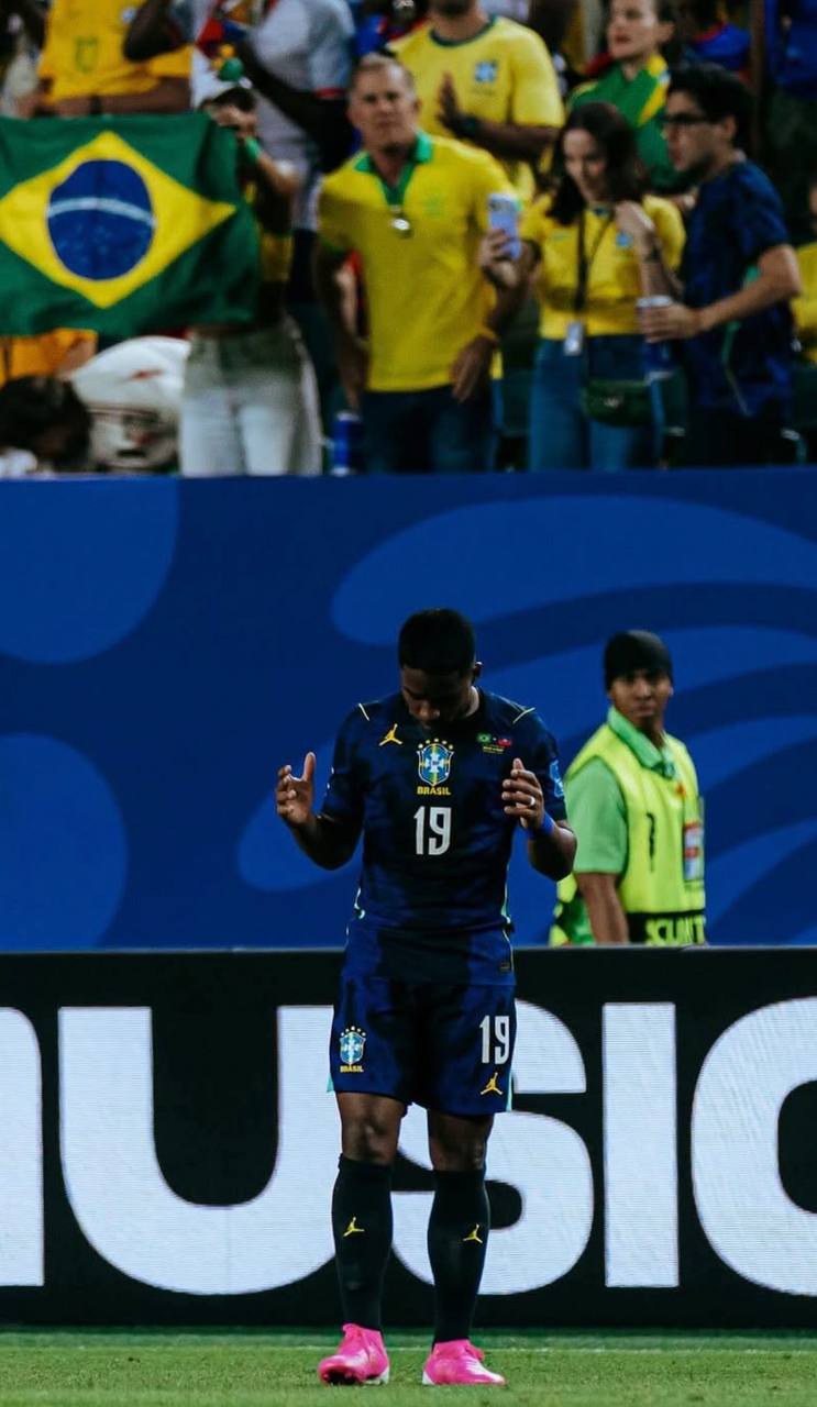 foto de endrick pela seleção