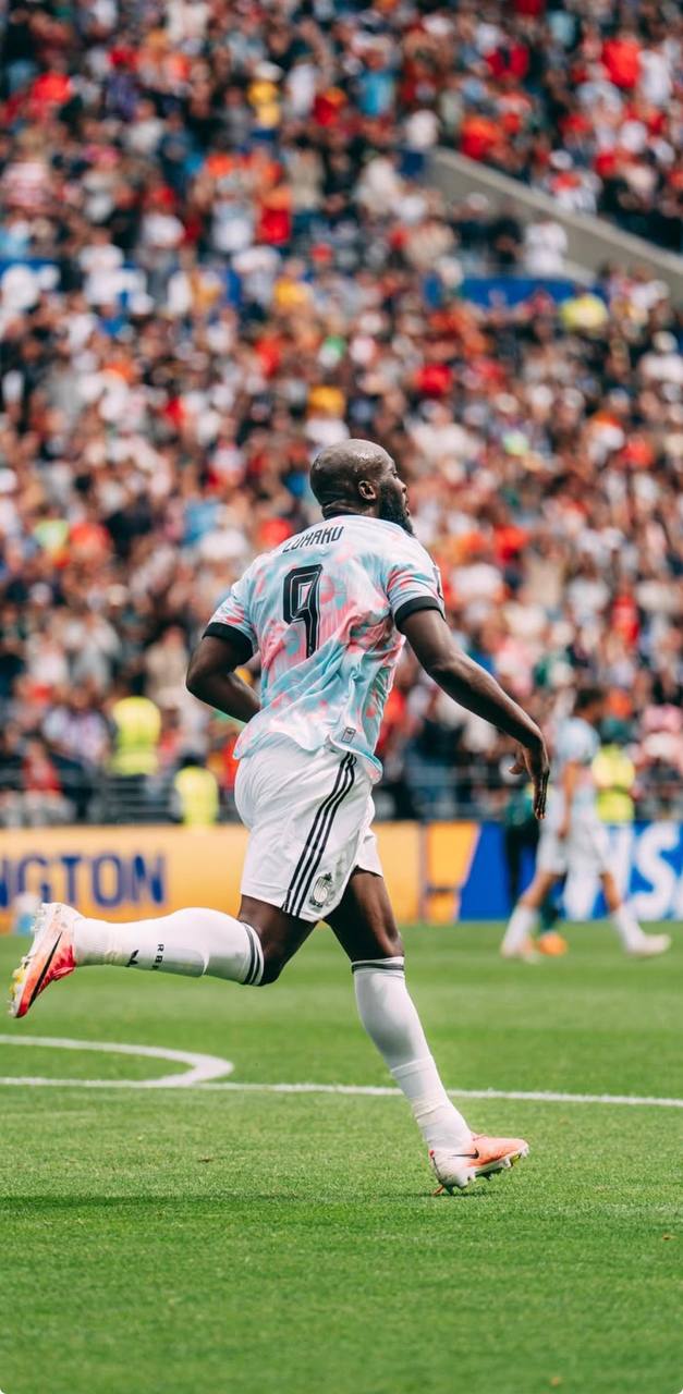 foto de lukaku em vitória da bélgica