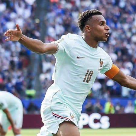 Liberté, Égalité… Ditaté? Mbappé segue comandando a França na Copa